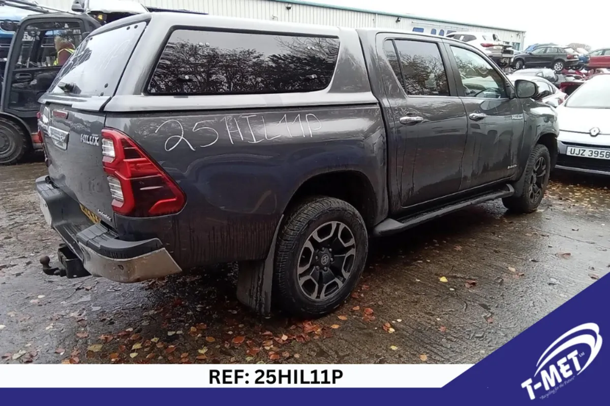 2021 TOYOTA HILUX BREAKING FOR PARTS - Image 2