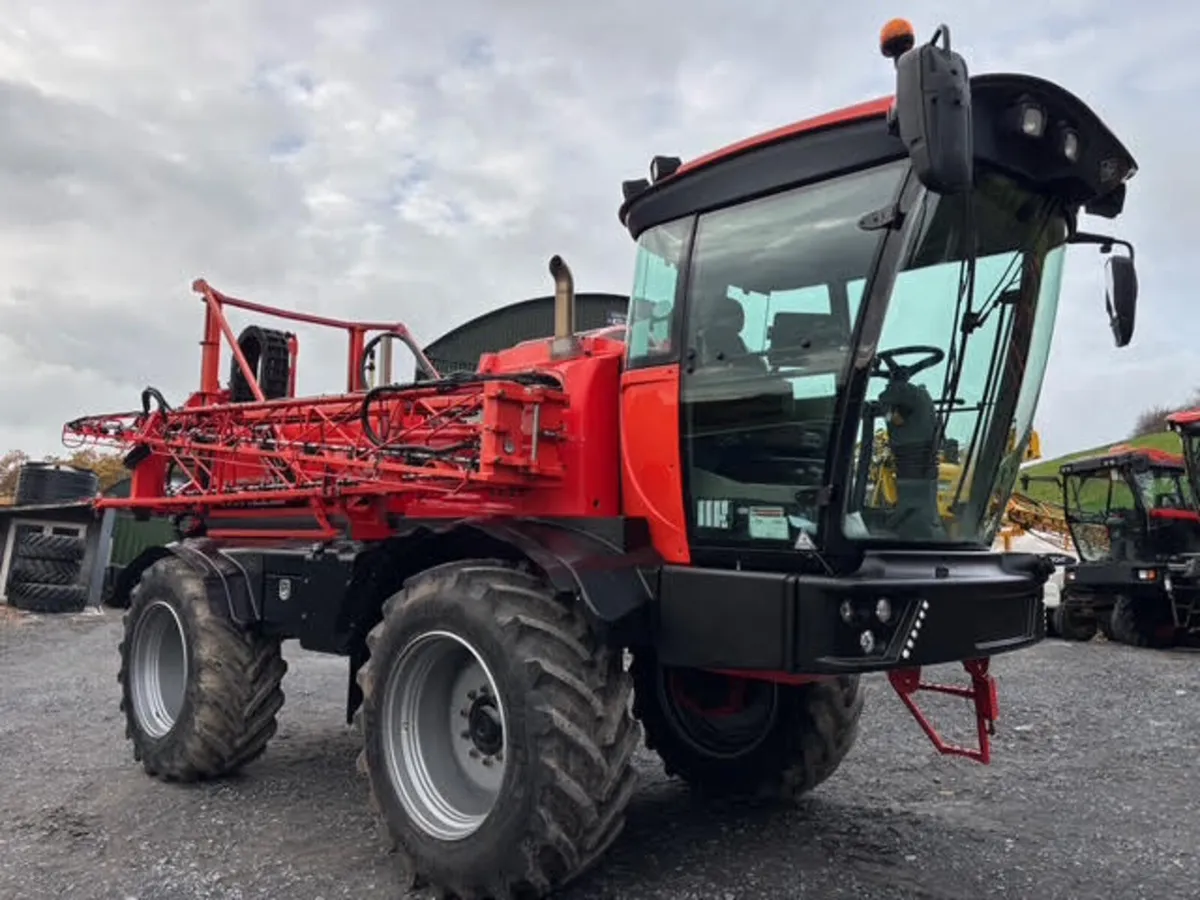 Sands/Sam Horizon 4000 - Self Propelled Sprayer - Image 3