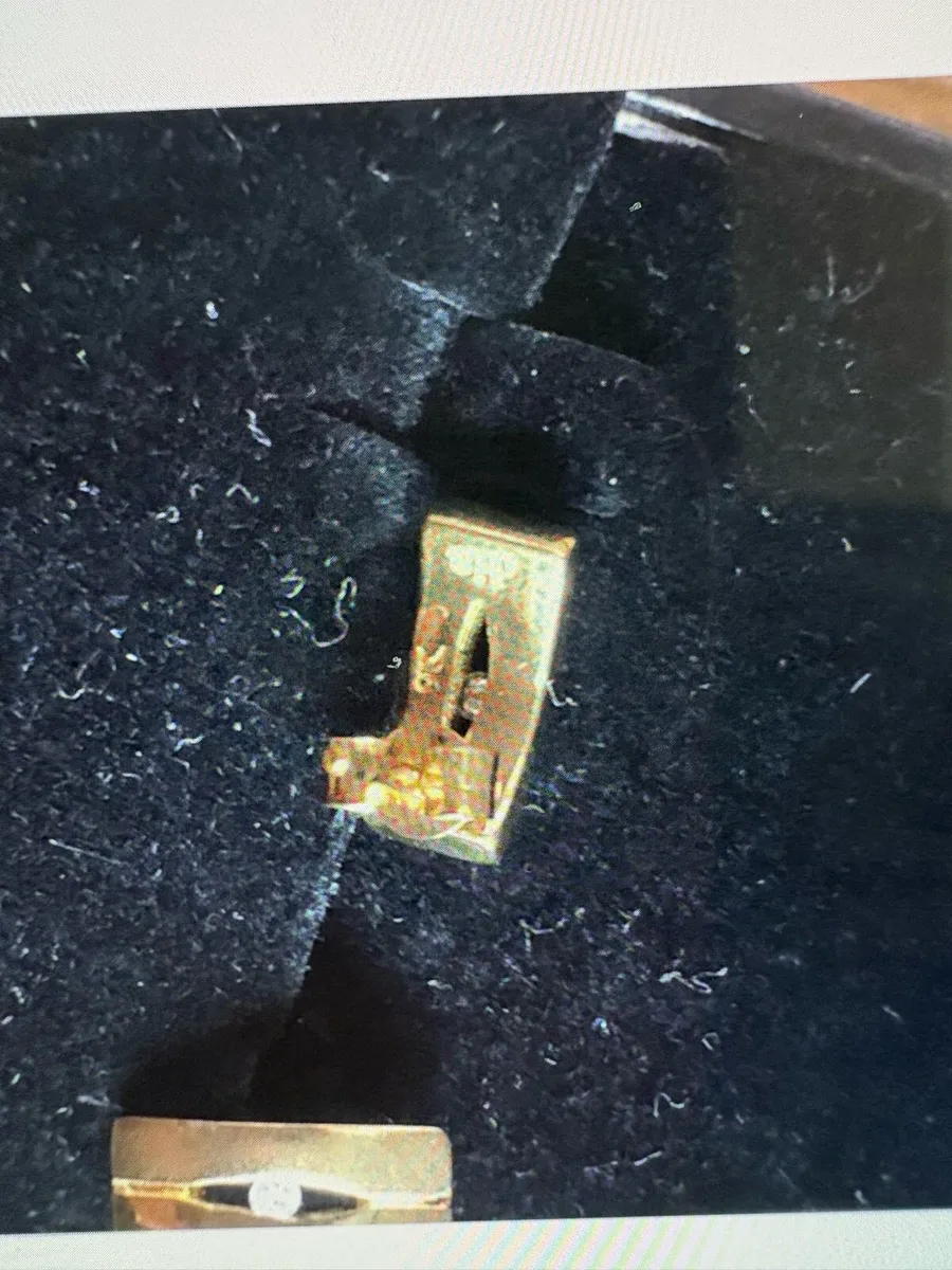 Gold earrings with diamond stone - Image 4