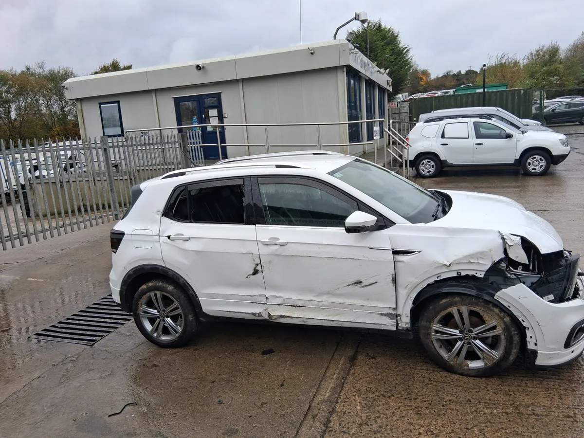 2023 VOLKSWAGEN T-CROSS 1.0L Petrol - Image 4