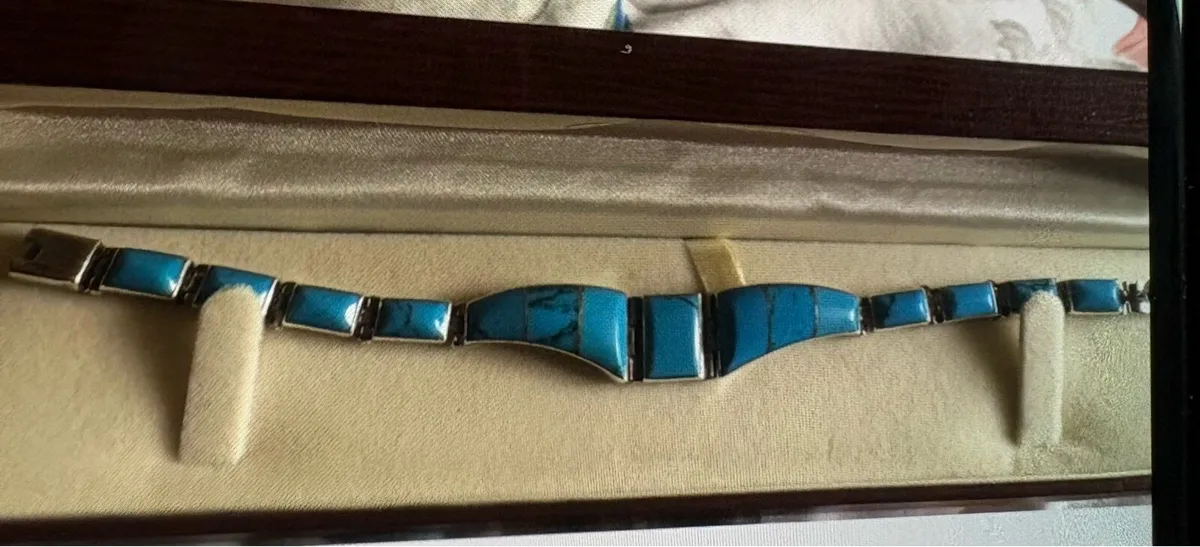 Ladies bracelet @ matching pendent & chain - Image 3