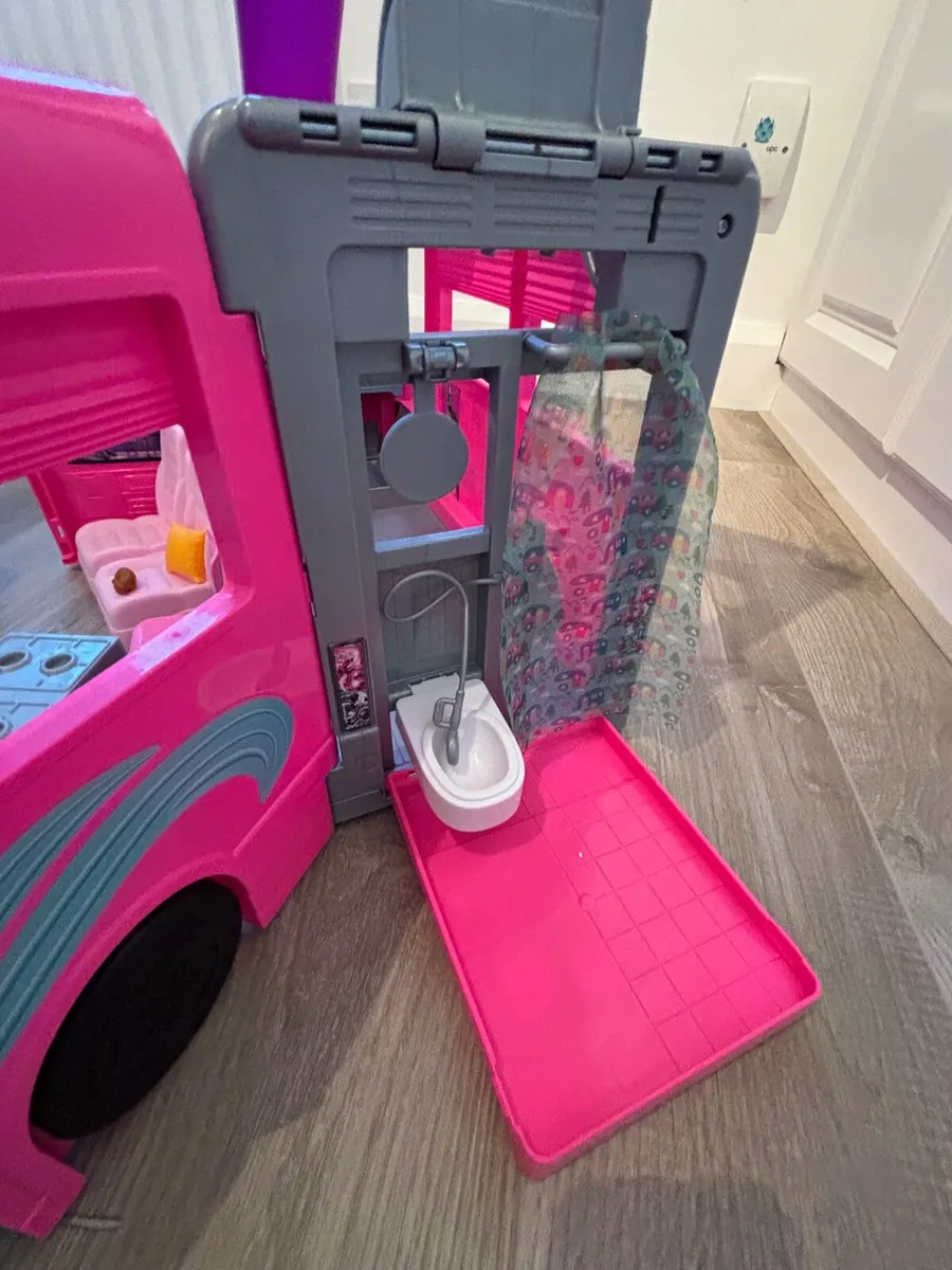 Barbie Dream Camper Van and other  Barbie sets - Image 4
