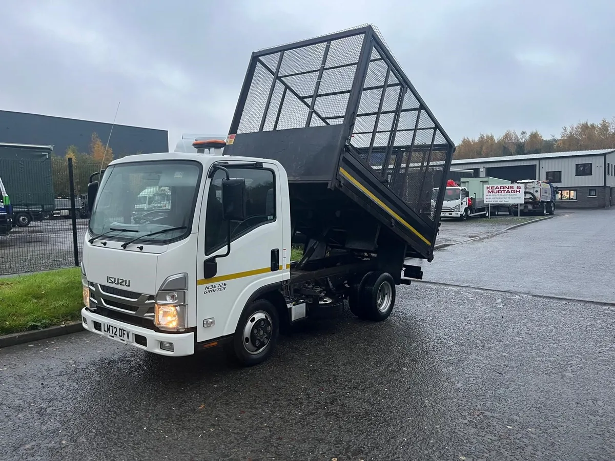 2022 ISUZU 3.5 TON TIPPER - Image 1