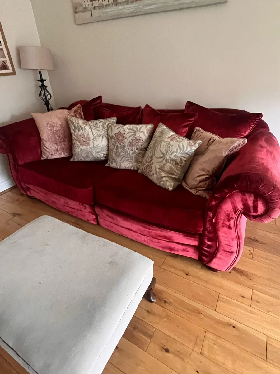 House contents sofas, couches and armchairs