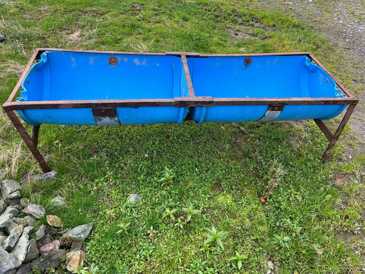 Feeding Troughs * 4, Round feeder - Image 3