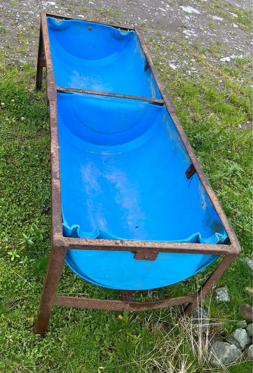 Feeding Troughs * 4, Round feeder - Image 4