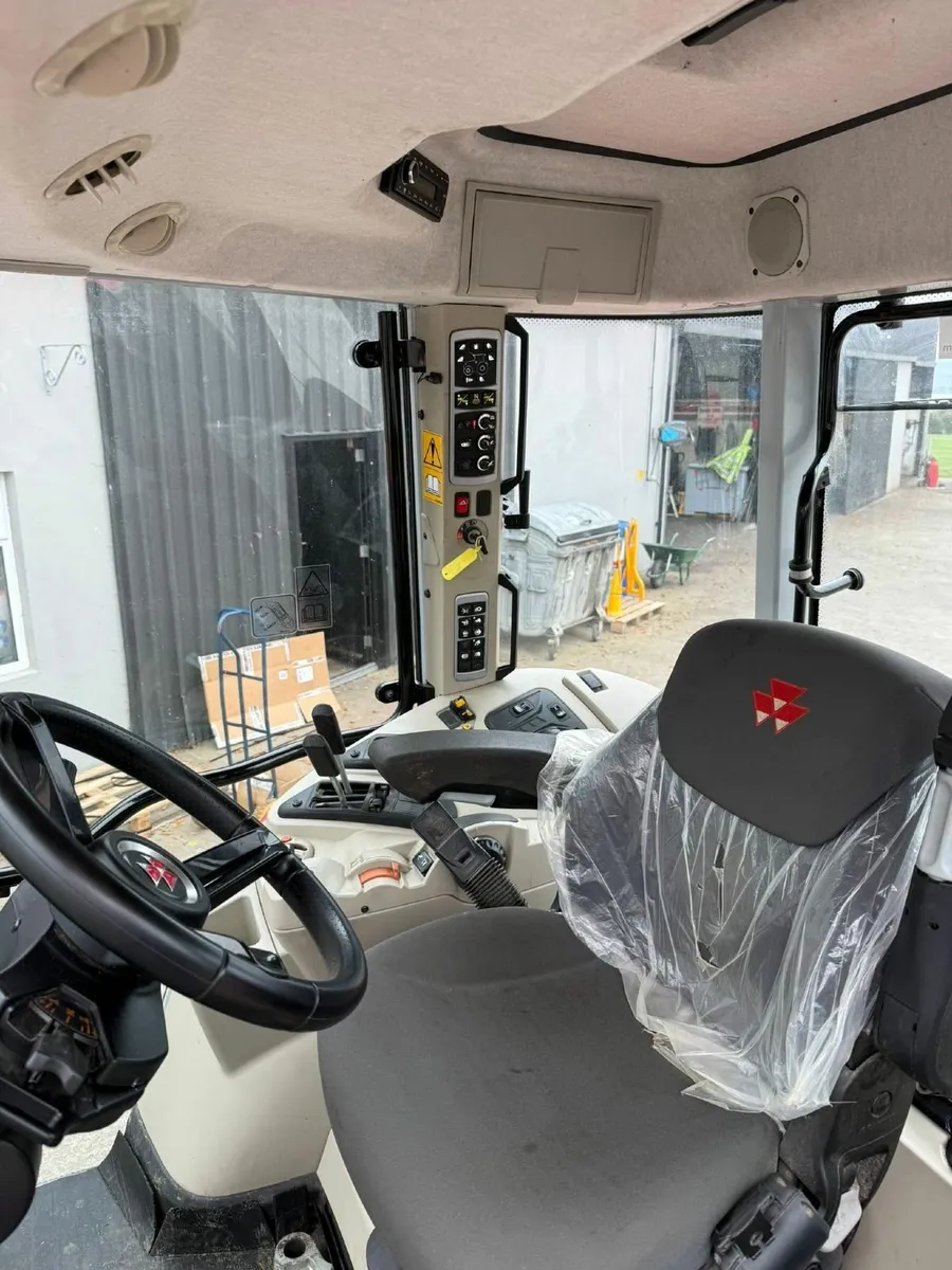 MF 5S.145 Tractor - Image 3