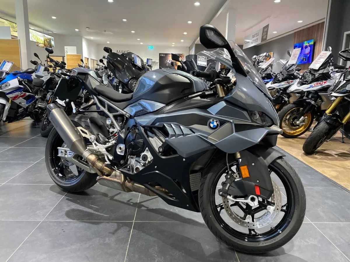 2025 BMW S1000RR Sport with just 199 miles! - Image 3