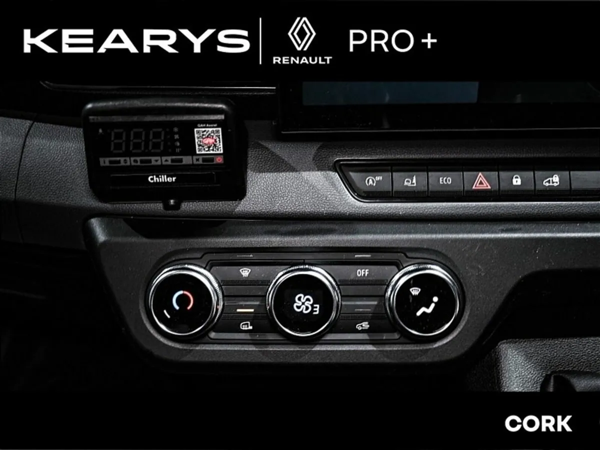 Renault Master MM33 130 Start Fridge Van EX VAT - Image 4