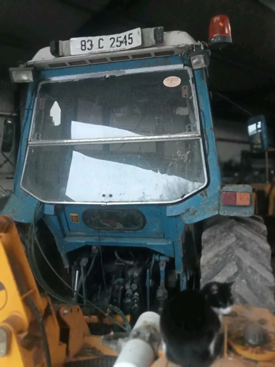 Tractor I983 Ford 7710 - Image 2