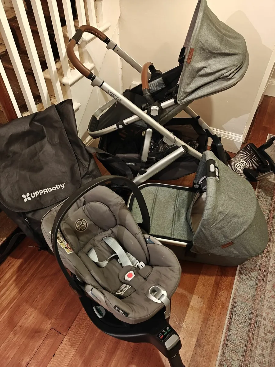 Uppababy VistaV2 Complete Cot Stroller and Car set - Image 1