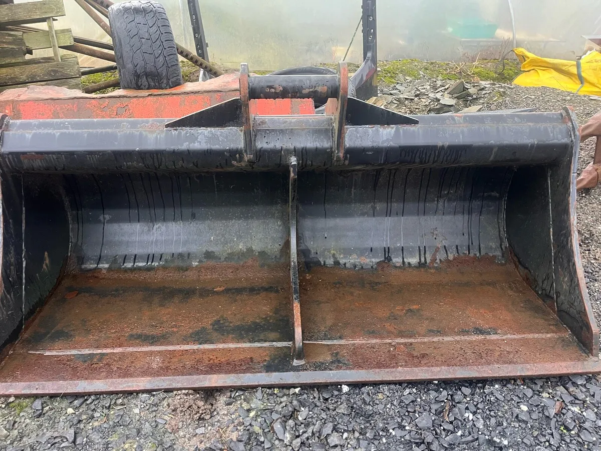 Grading bucket - Image 1