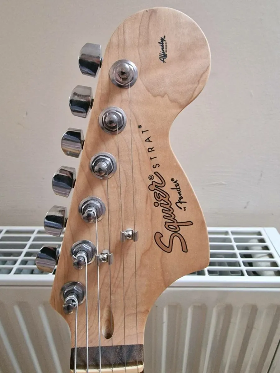 Fender Squire Stratocaster - Image 3