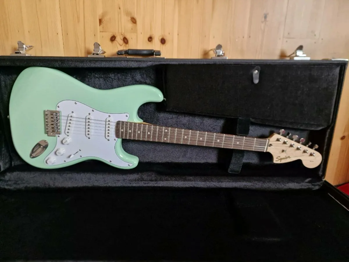 Fender Squire Stratocaster - Image 2