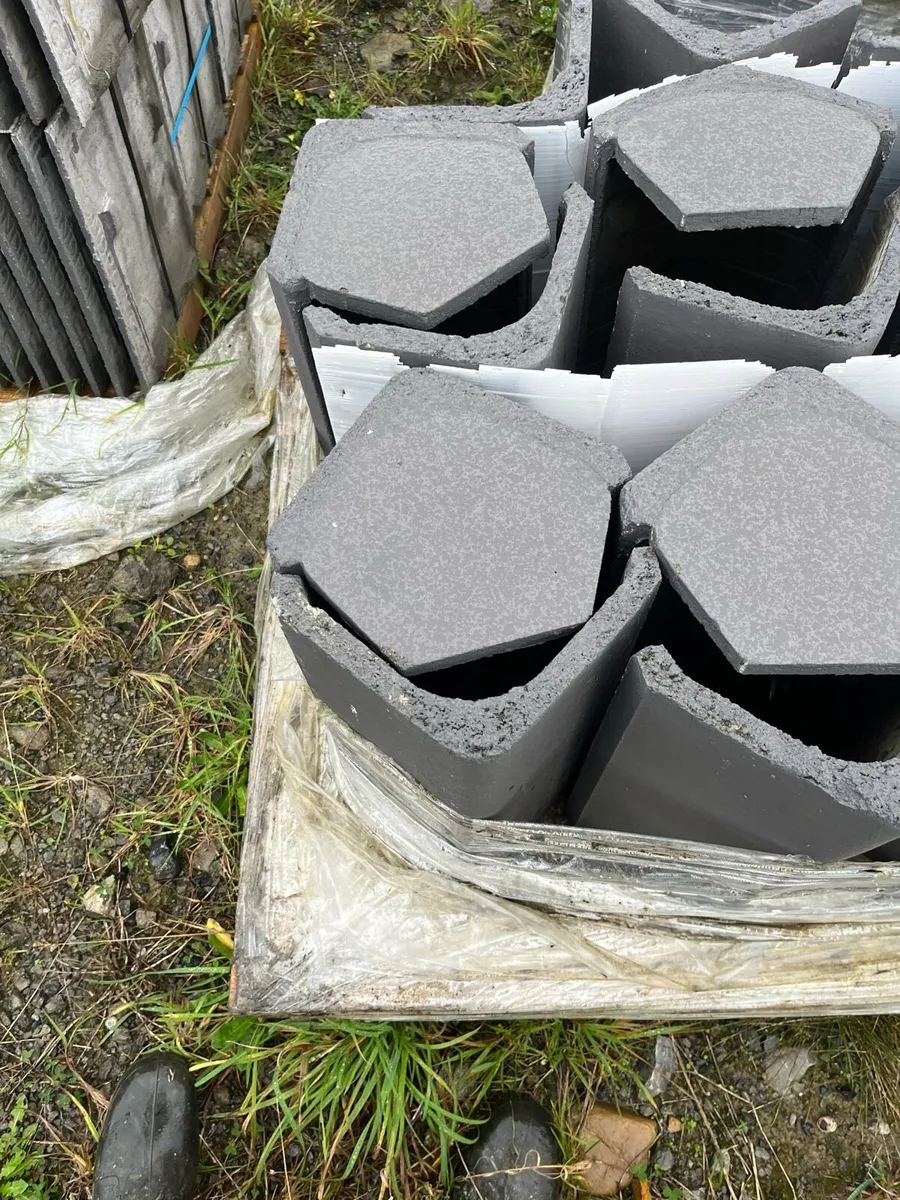 Roof tiles - Image 3