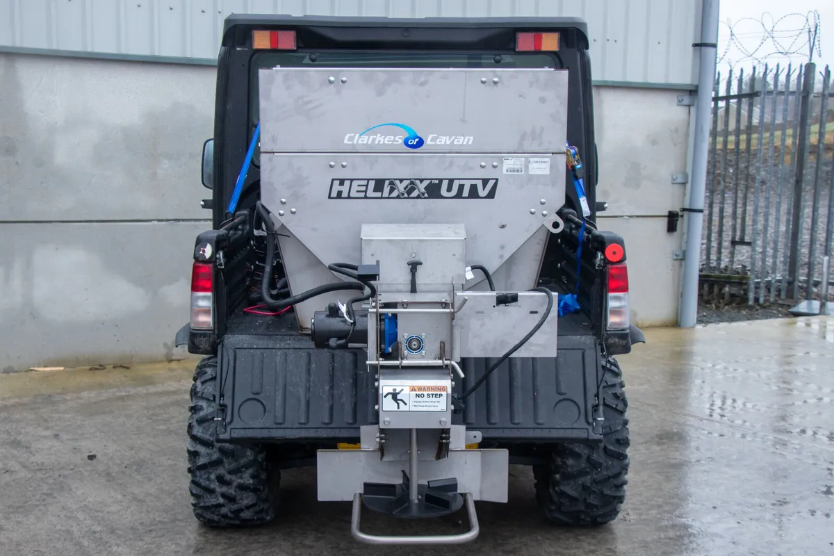 New Snowex Helixx 121 Salt Spreader - Image 1