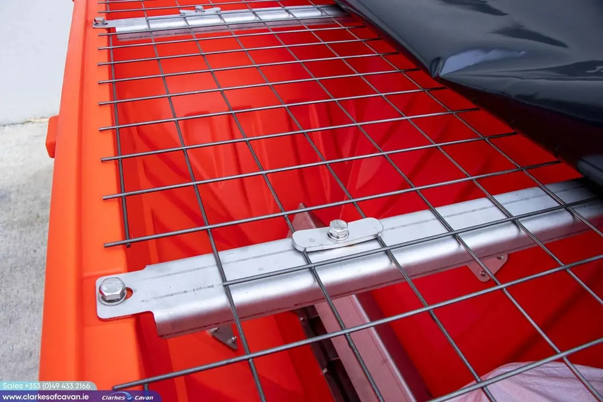 New Wessex Polar One Salt Spreader - Image 4