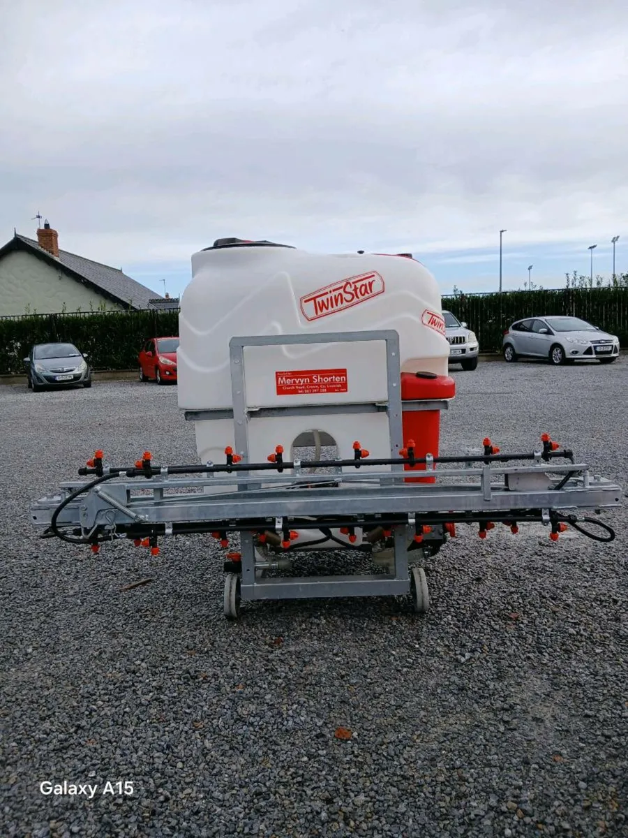 TWIN STAR SPRAYERS. - Image 2