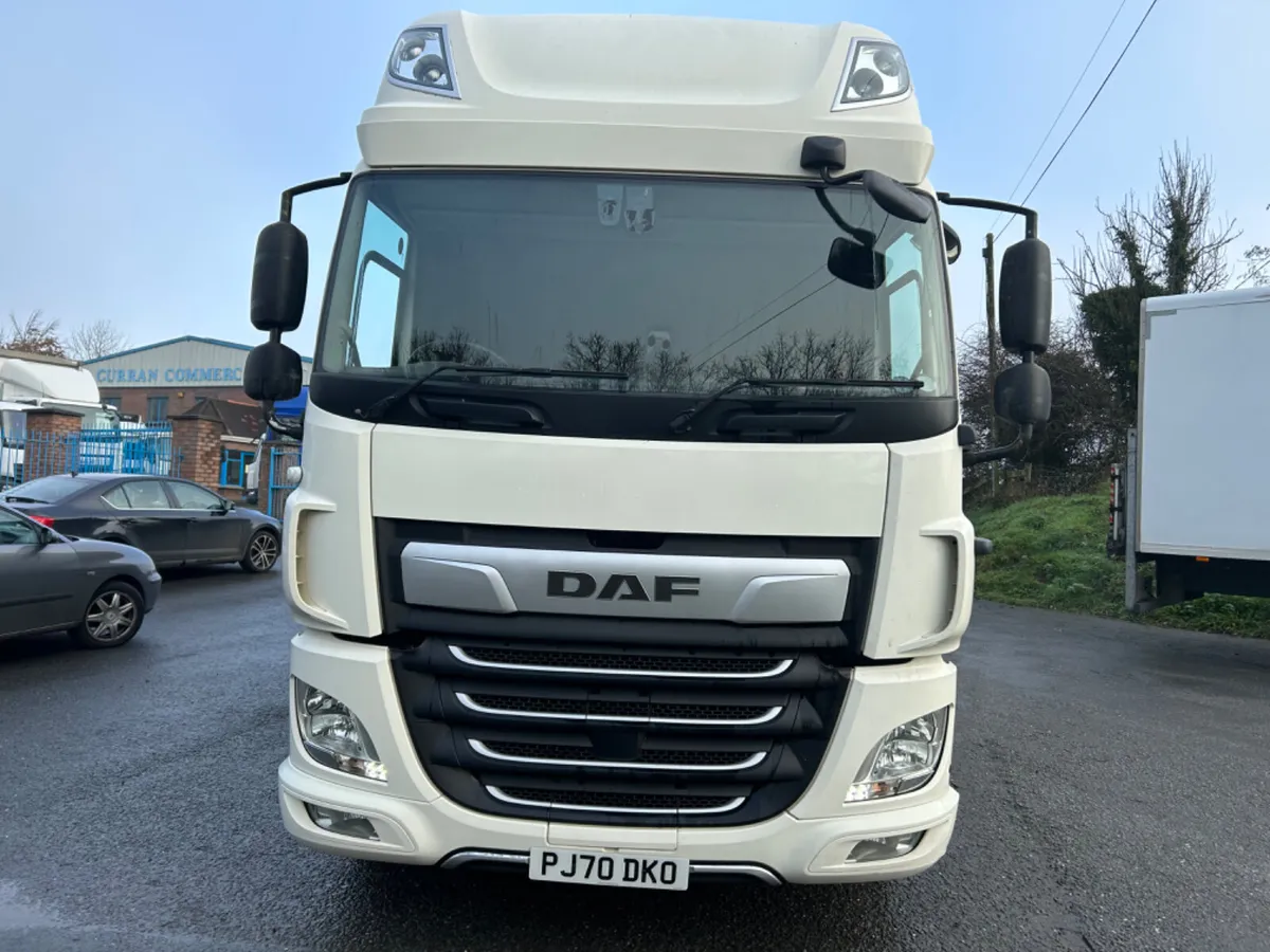2020 Daf cf370 4x2 box of chassis cab - Image 2