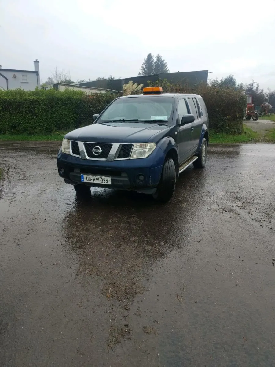Nissan Pathfinder 2.5 - Image 1