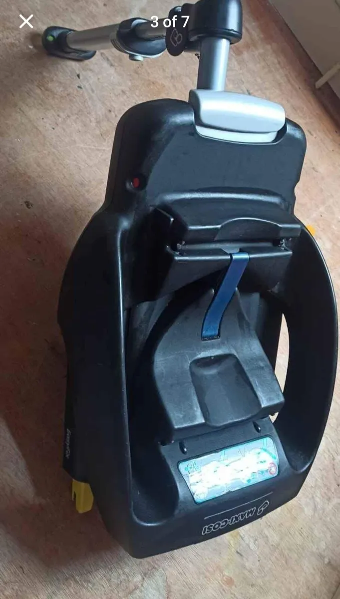 maxi cosi car seat with isofix base - Image 2