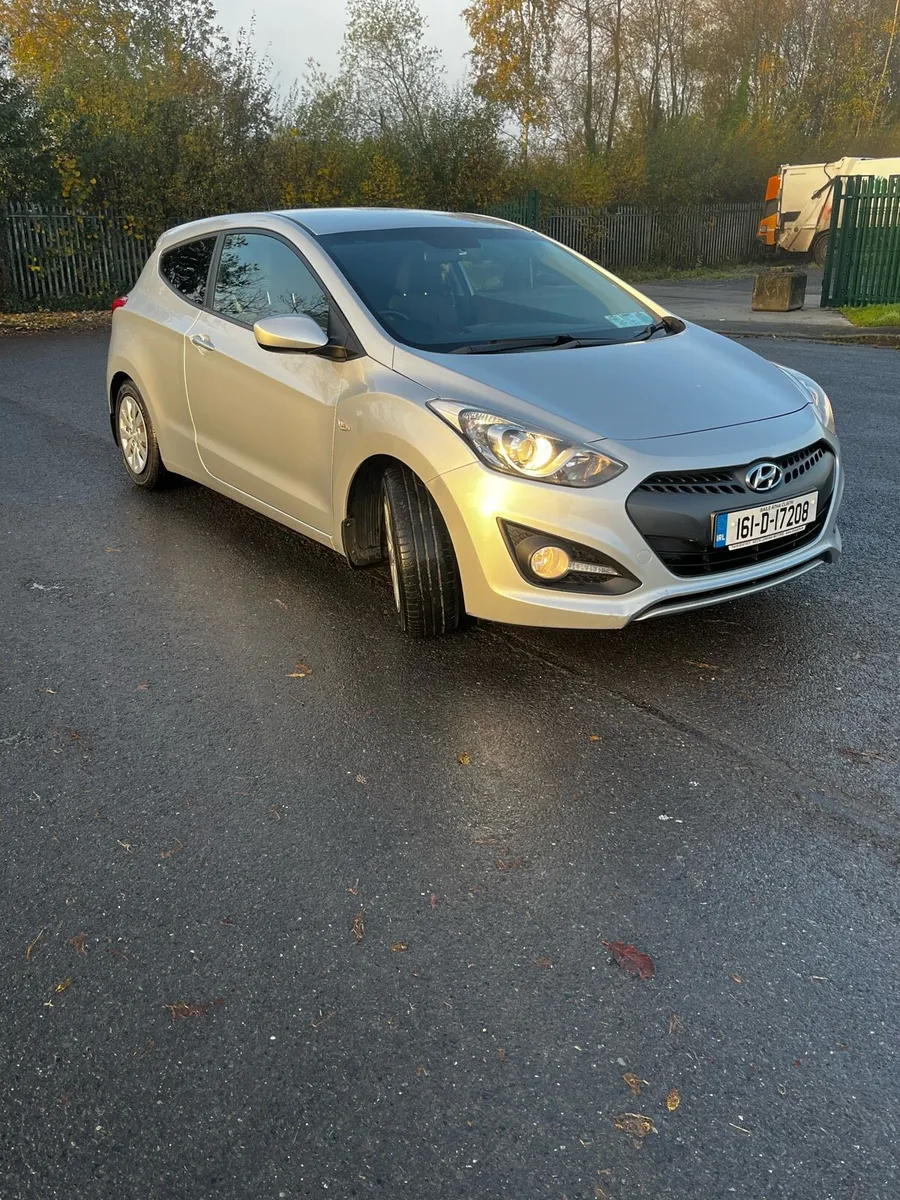 Hyundai i30 iPro van - Image 2
