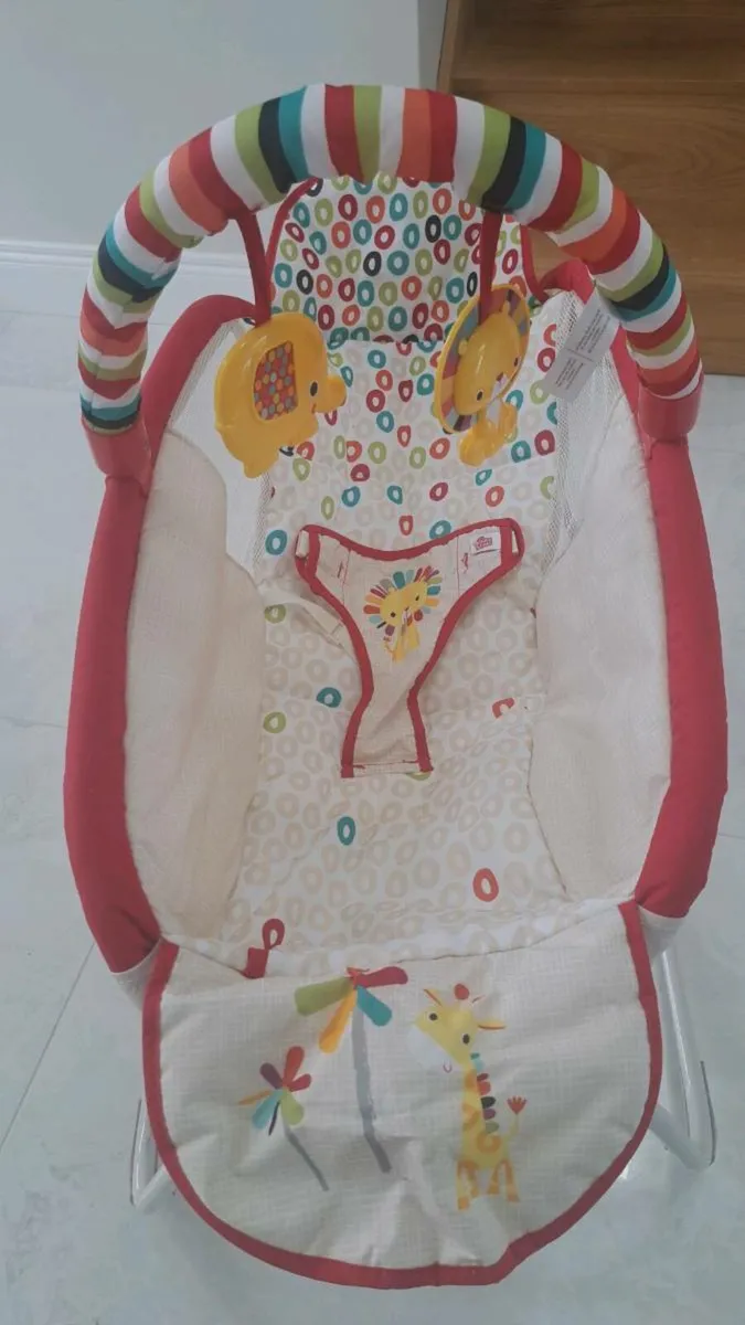 Bright Starts foldable crib - Image 3