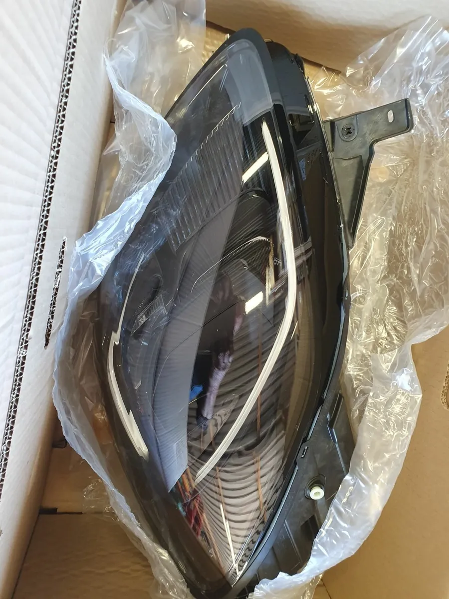 Ford lamps all new - Image 2