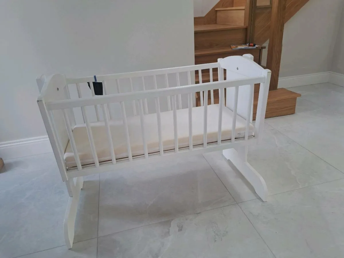 Baby crib - Image 2