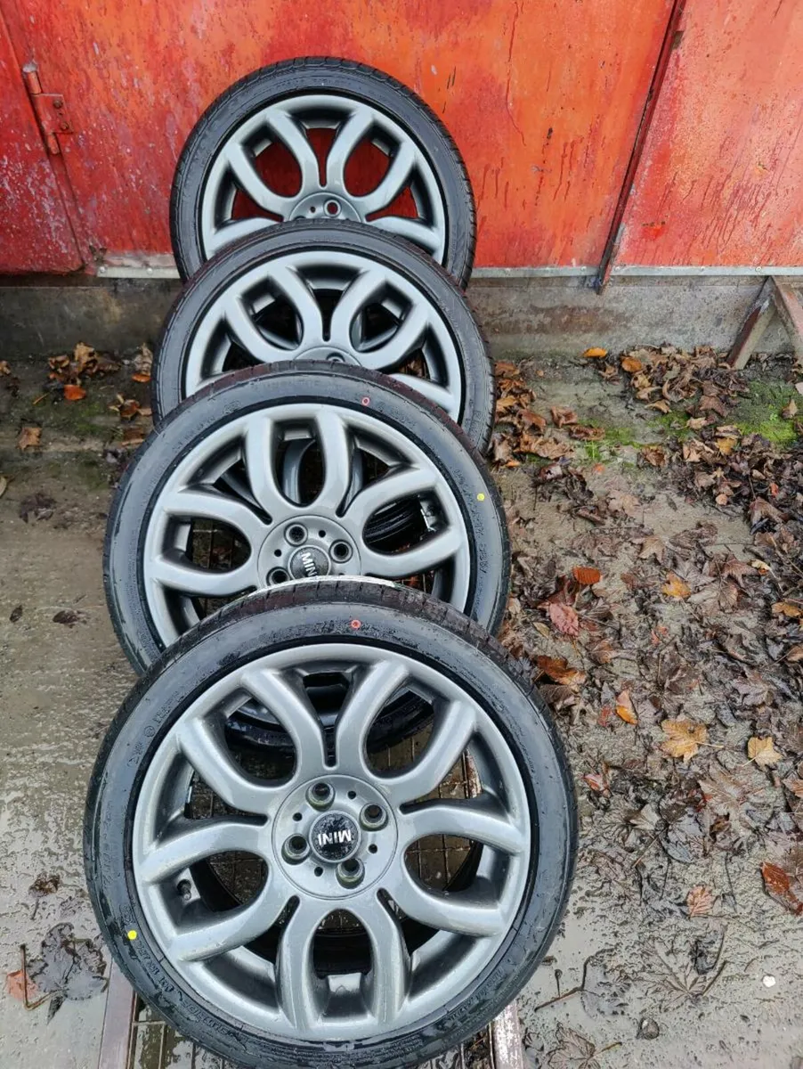 Mini  cooper Flame spoke alloys 17" - Image 1