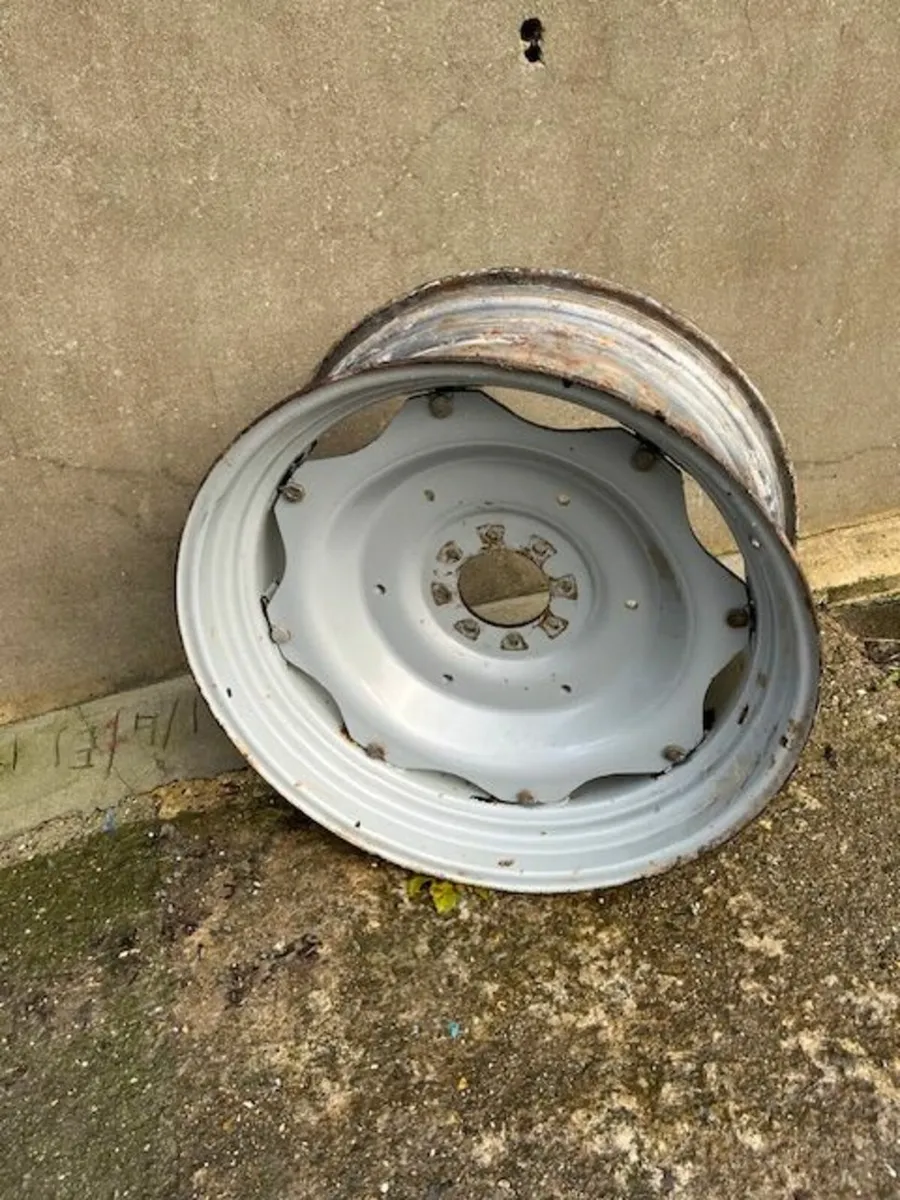 16.9 x 34 MF Wheel - Image 4