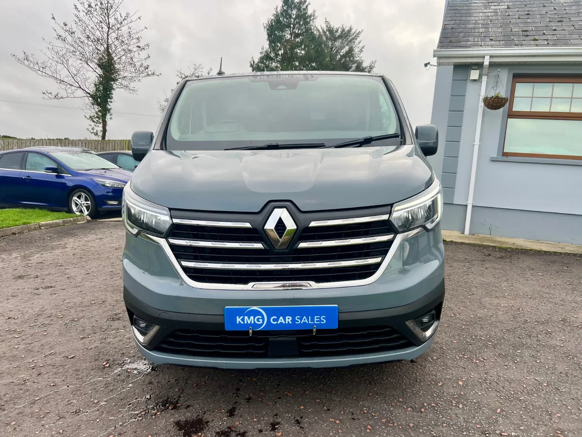 NO VAT 2022 Renault Trafic Sport Plus 150 bhp - Image 2