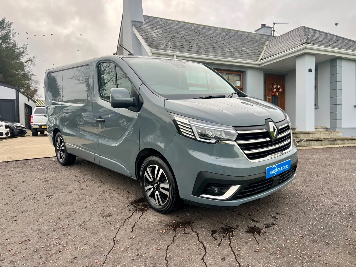 NO VAT 2022 Renault Trafic Sport Plus 150 bhp - Image 3