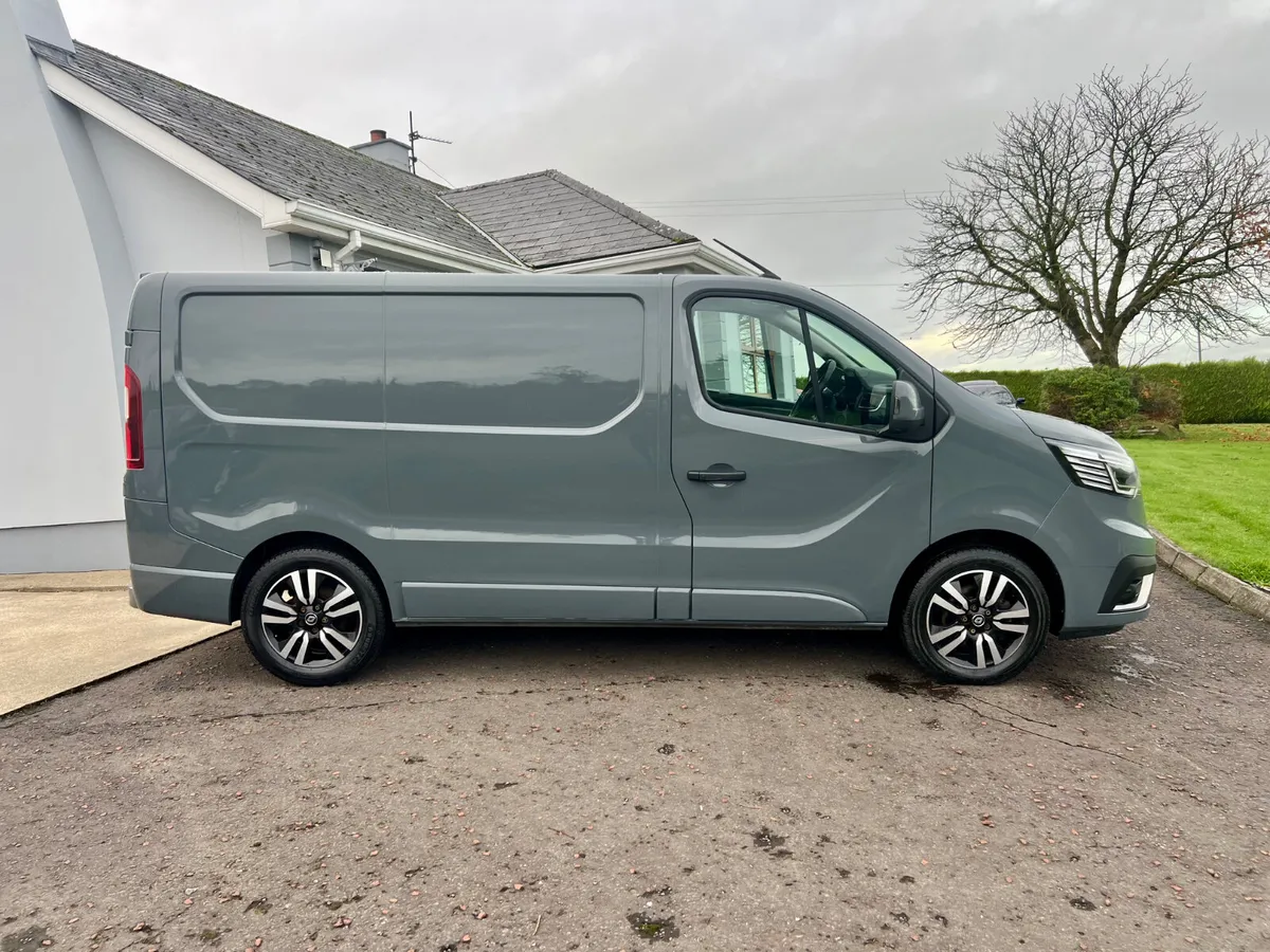 NO VAT 2022 Renault Trafic Sport Plus 150 bhp - Image 4