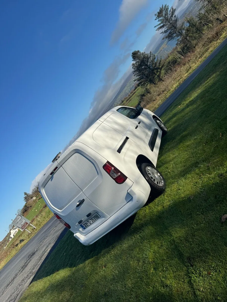 Vauxhall Combo Sportive LWB 3seats - Image 4