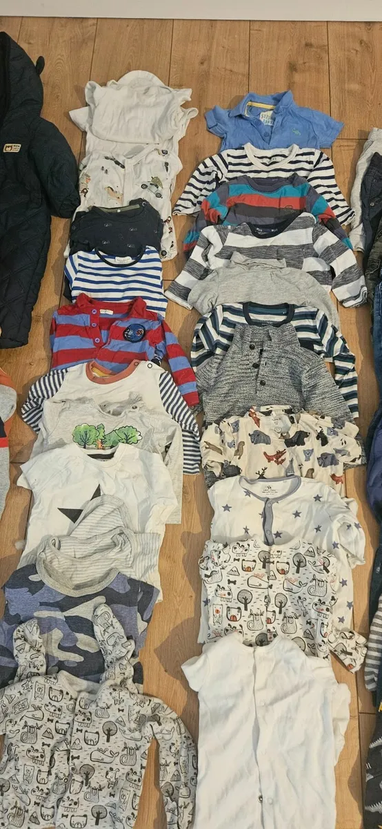 Baby clothes - Image 1