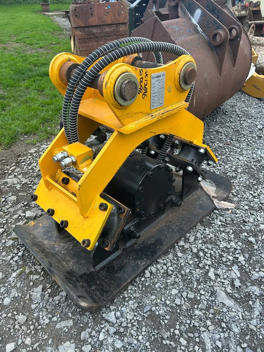 Unused 45mm Pin BLK Compactor suit 4-7t digger - Image 2