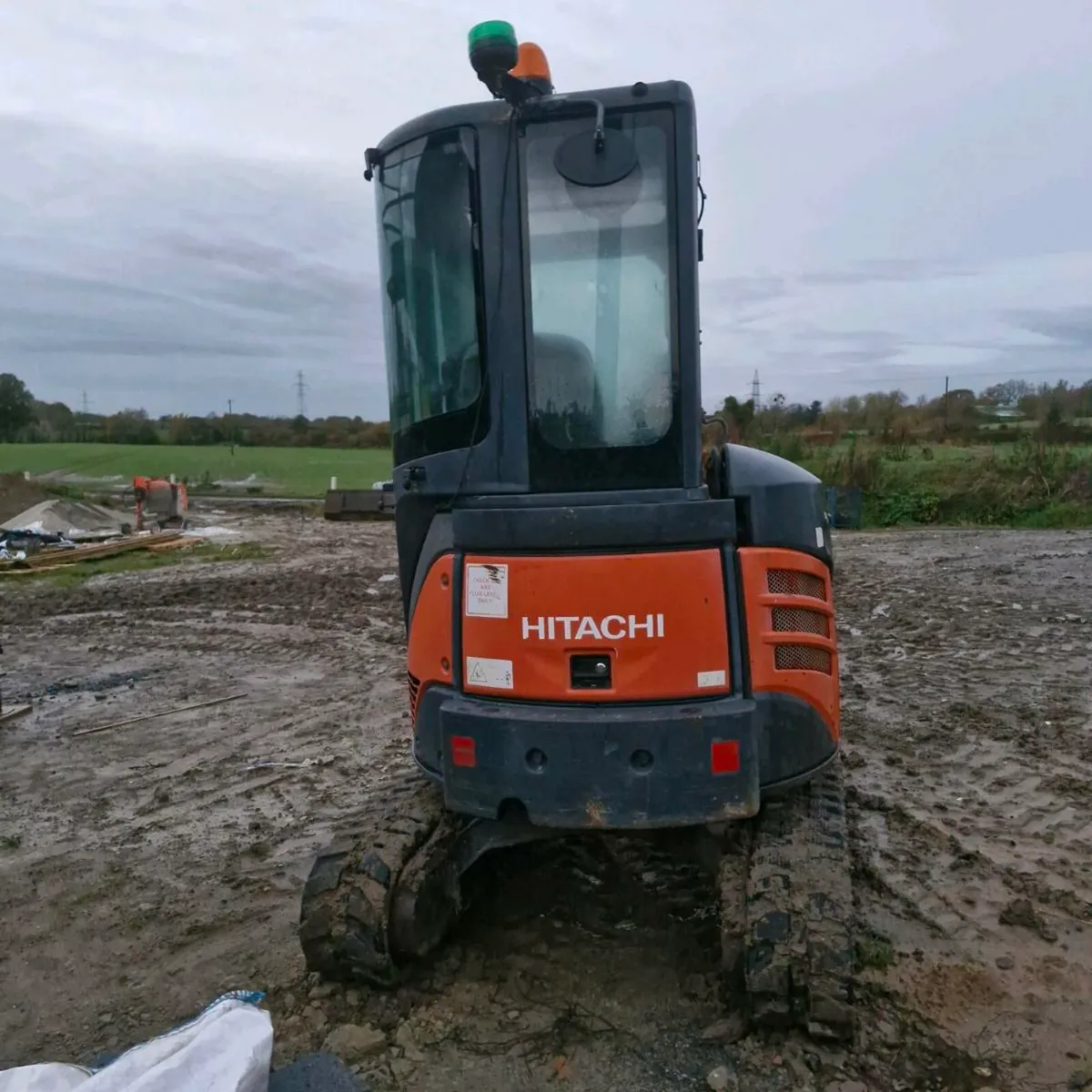 2.2 ton and 2.7 ton Hitachi mini digger No Vat - Image 4