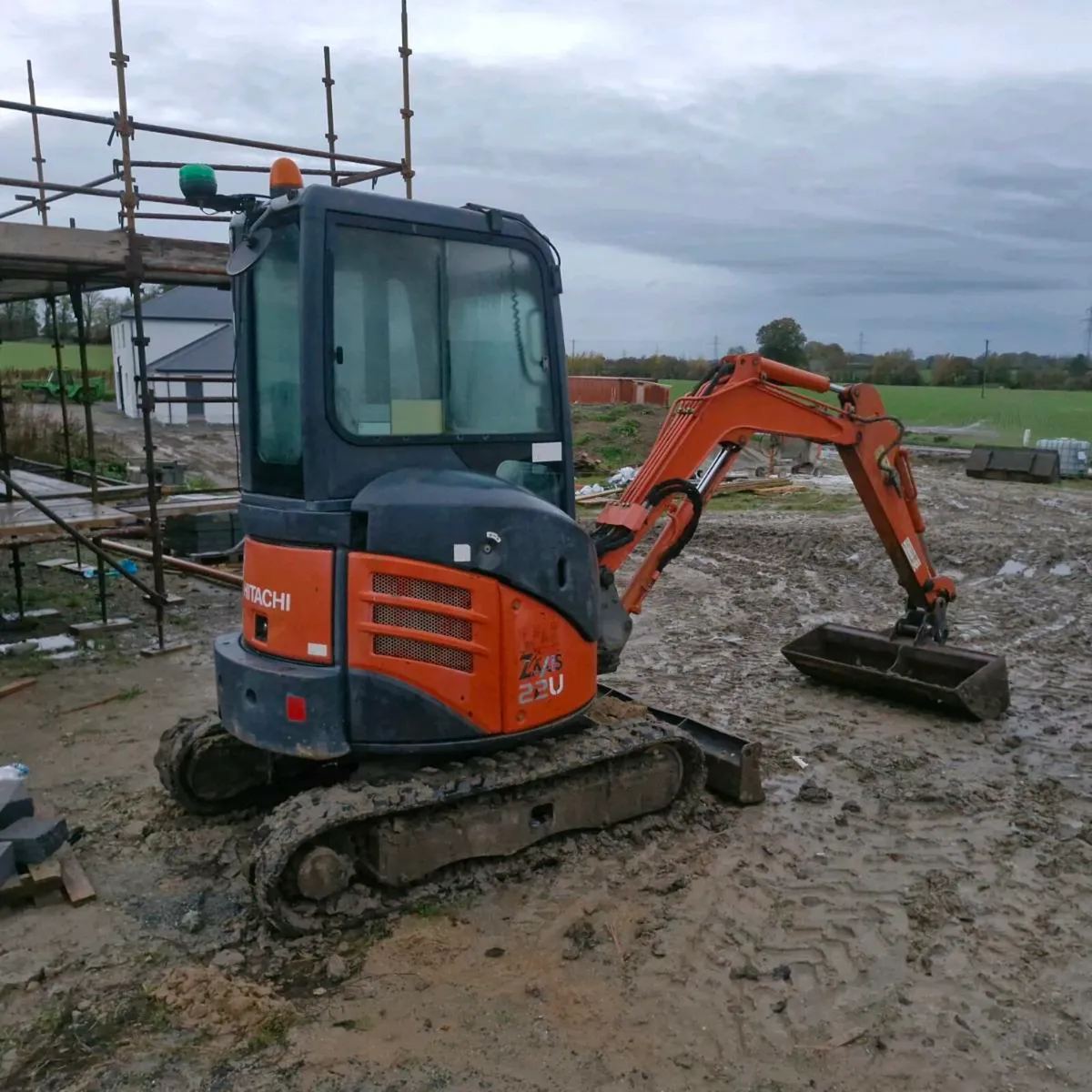 2.2 ton and 2.7 ton Hitachi mini digger No Vat - Image 3