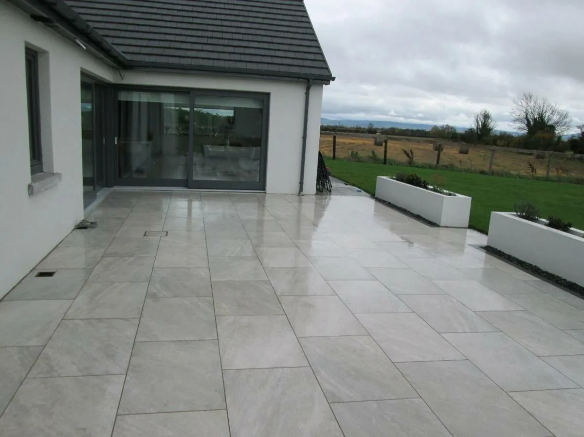 LAKESIDE LANDSCAPING AND PAVING - Image 3