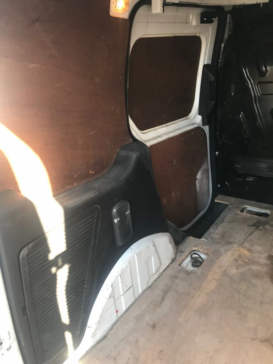 Ford Transit Connect 2016 - Image 3