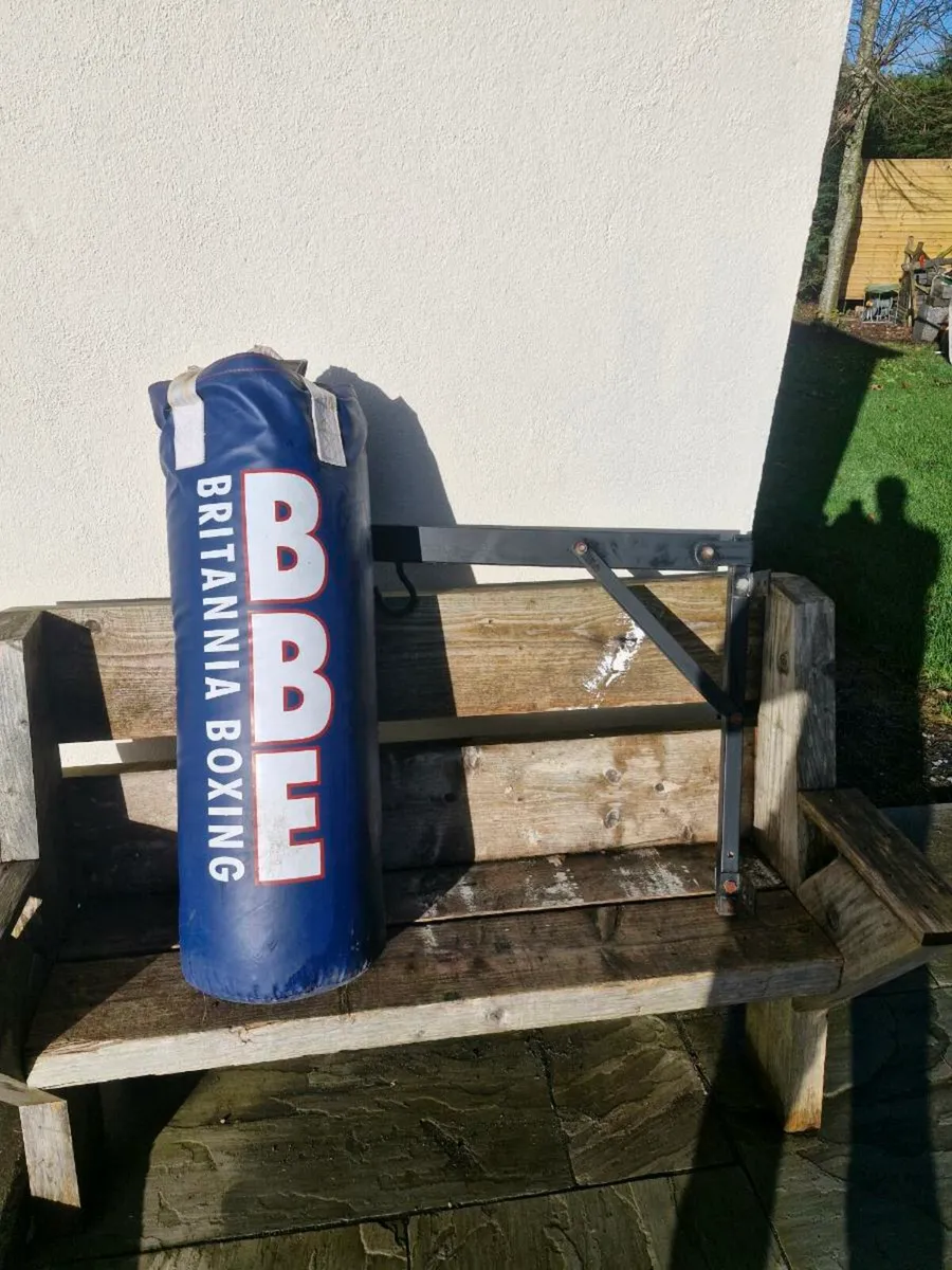 Boxing bag and bracket - Image 1