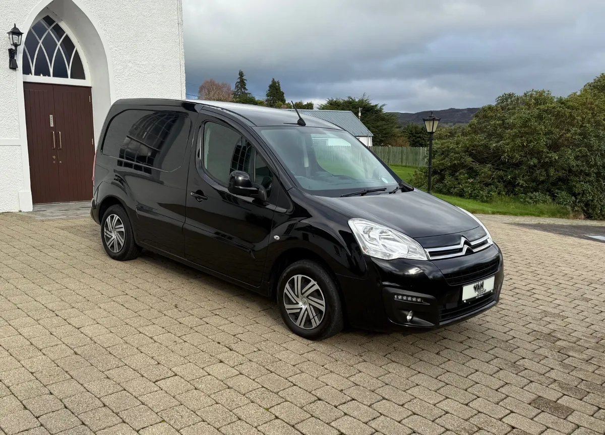 2017 Citroen Berlingo Enterprise ProLux 1.6BlueHdi - Image 1
