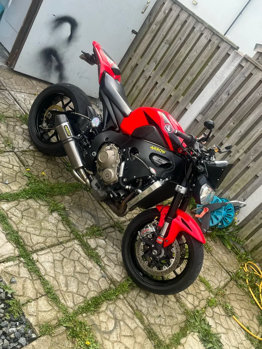 08 fireblade (streetfighter) - Image 1