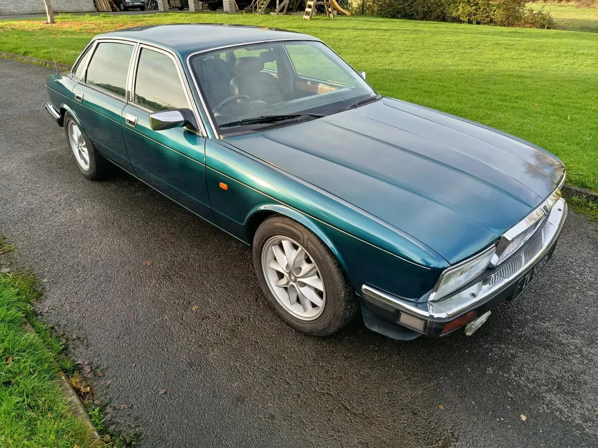Jaguar XJ40 - Image 2