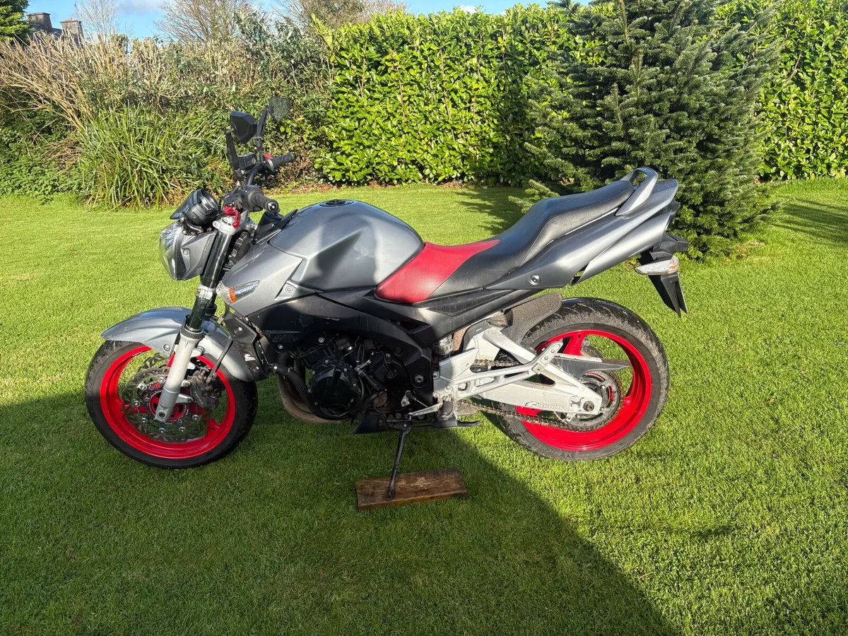 Suzuki gsr600  2008 - Image 4