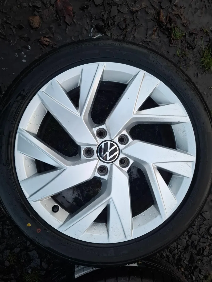 18" Genuine Vw Alloys with tyres - Image 4