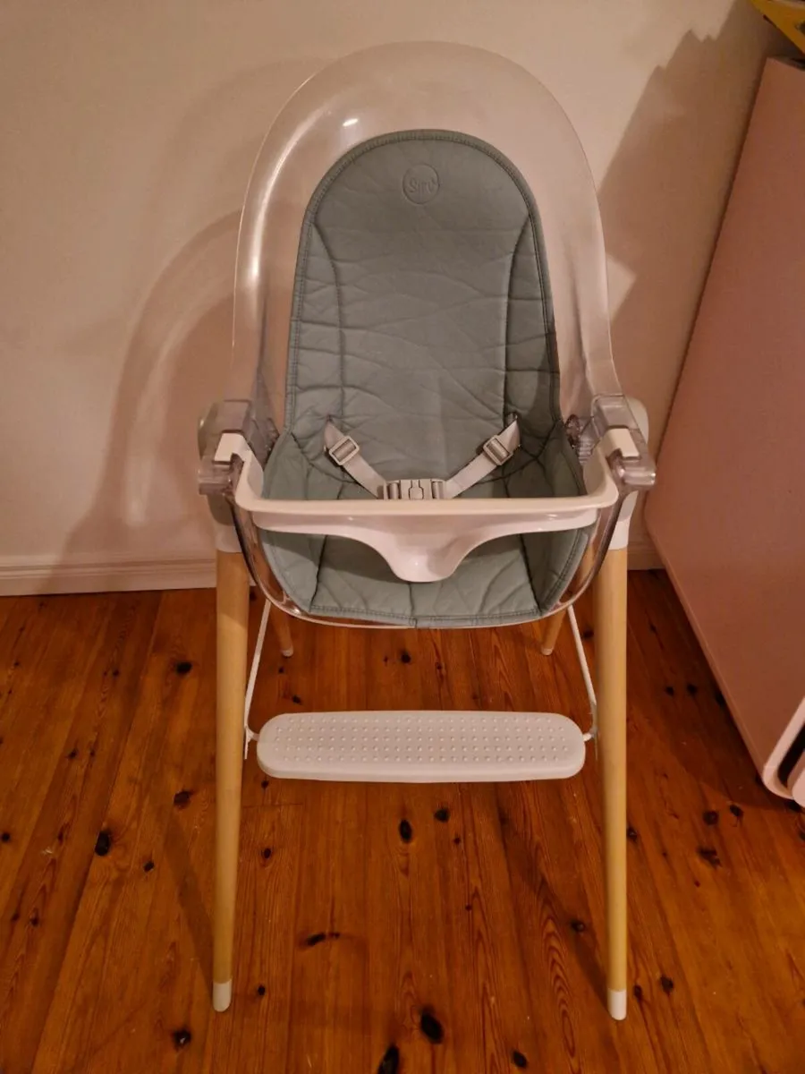 Toddlers High Chair - Image 1