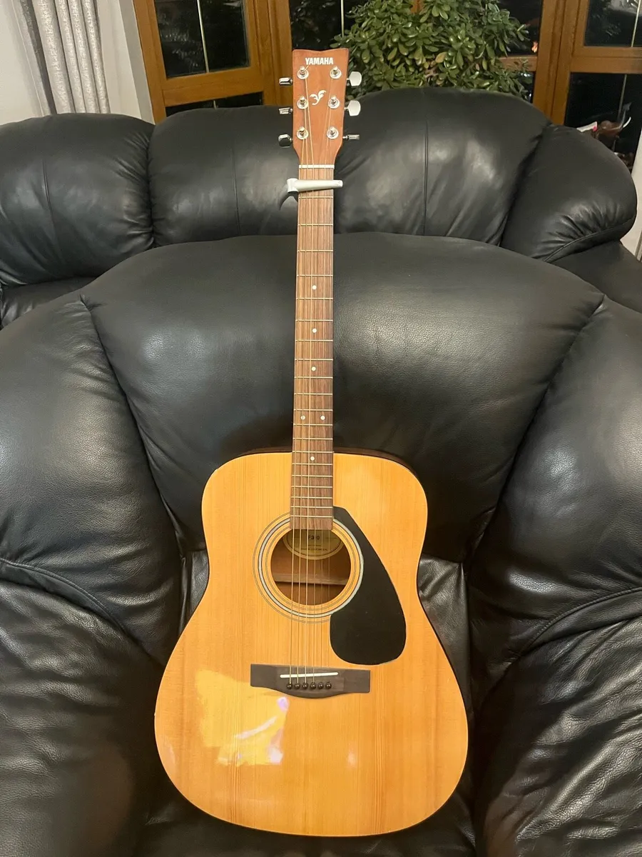 Yamaha F 310 guitar - Image 1