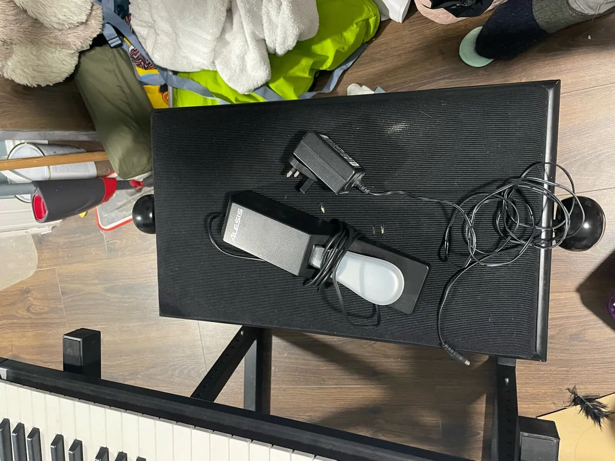 Yamaha YPT-260 keyboard - Image 2